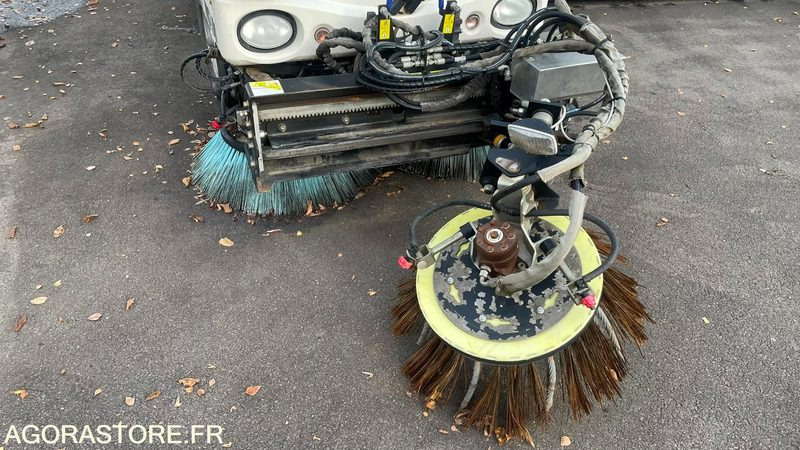 BALAYEUSE MATHIEU AZURA DE 2013 - Varredora urbana: foto 3 BALAYEUSE MATHIEU AZURA DE 2013 - Varredora urbana: foto 3