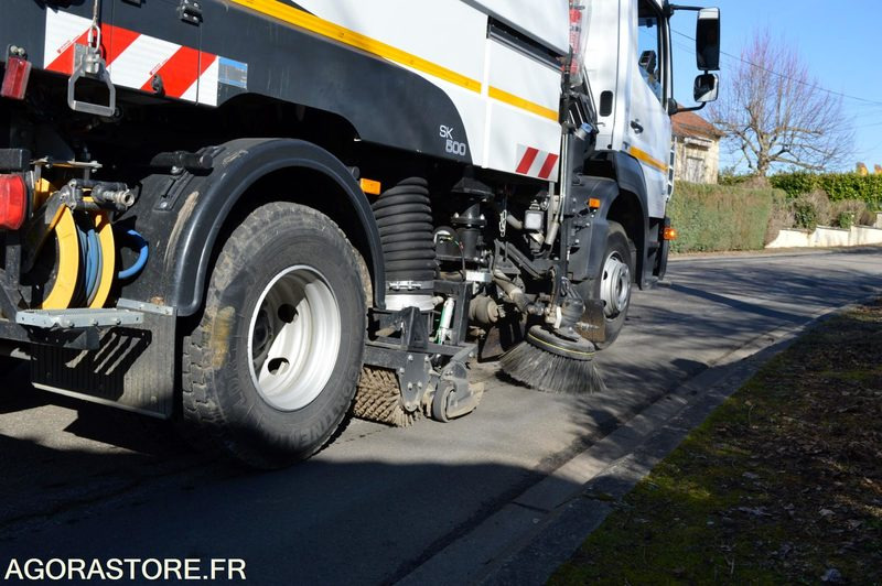 BALAYEUSE MERCEDES ATEGO 95000kms 2019 - Varredora urbana: foto 5 BALAYEUSE MERCEDES ATEGO 95000kms 2019 - Varredora urbana: foto 5