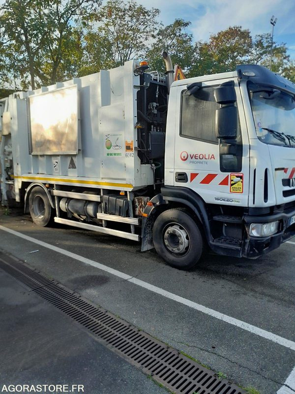 BOM 16T IVECO GNC NON ROULANT( 6042-66ICAM571X) - Caminhão de lixo: foto 3 BOM 16T IVECO GNC NON ROULANT( 6042-66ICAM571X) - Caminhão de lixo: foto 3