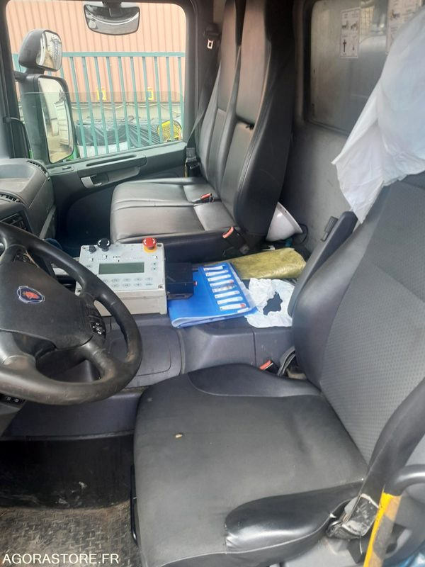 BOM 26T SCANIA GNC (6071-66ICAM571X) - Caminhão de lixo: foto 2 BOM 26T SCANIA GNC (6071-66ICAM571X) - Caminhão de lixo: foto 2