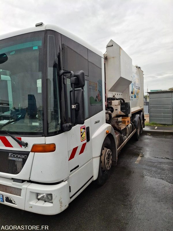 BOM Mercedes Econic 256043 kms 2013 - Caminhão de lixo: foto 5 BOM Mercedes Econic 256043 kms 2013 - Caminhão de lixo: foto 5