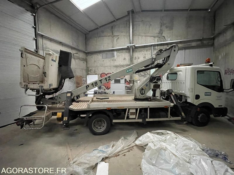 CAMION NACELLE NISSAN IMER P18T12 28740 KM 2015 - Caminhão com plataforma aérea: foto 3 CAMION NACELLE NISSAN IMER P18T12 28740 KM 2015 - Caminhão com plataforma aérea: foto 3