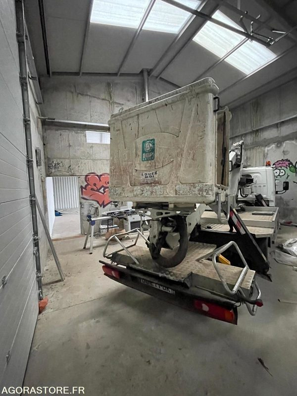 CAMION NACELLE NISSAN IMER P18T12 28740 KM 2015 - Caminhão com plataforma aérea: foto 2 CAMION NACELLE NISSAN IMER P18T12 28740 KM 2015 - Caminhão com plataforma aérea: foto 2
