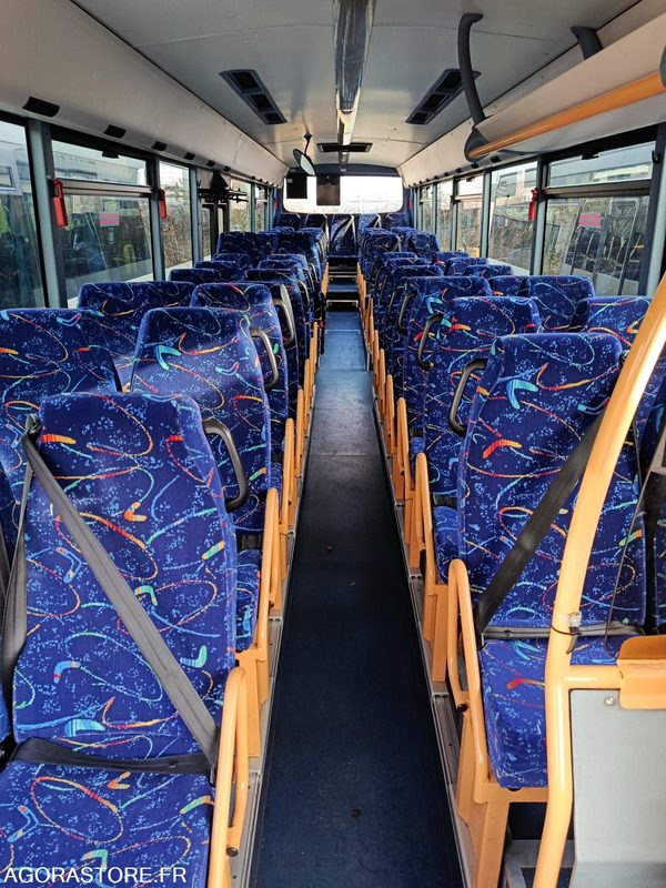 CAR IRISBUS RECREO - PARC 11598 - MEC 2010/ 384000km/ AX-480-ZC - Autocarro escolar: foto 5 CAR IRISBUS RECREO - PARC 11598 - MEC 2010/ 384000km/ AX-480-ZC - Autocarro escolar: foto 5