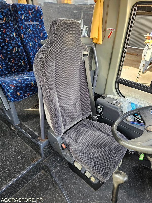 CAR SCOLAIRE TEMSA SAFARI - 2006 - 443780KM - CT226DF - Autocarro escolar: foto 5 CAR SCOLAIRE TEMSA SAFARI - 2006 - 443780KM - CT226DF - Autocarro escolar: foto 5