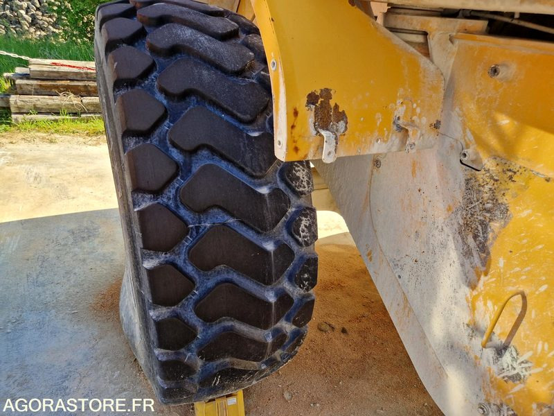 Leasing de  CHARGEUSE VOLVO L60E - 2005 / 6 670 HEURES CHARGEUSE VOLVO L60E - 2005 / 6 670 HEURES: foto 11