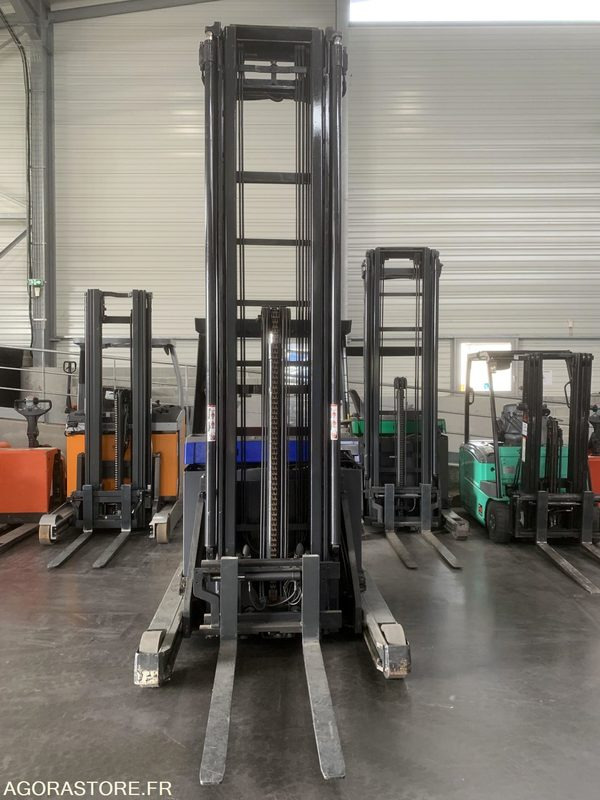 CHARIOT ATLET CAT5 R489 AVEC CHARGEUR EN L'ETAT - Empilhador retráctil: foto 3 CHARIOT ATLET CAT5 R489 AVEC CHARGEUR EN L'ETAT - Empilhador retráctil: foto 3