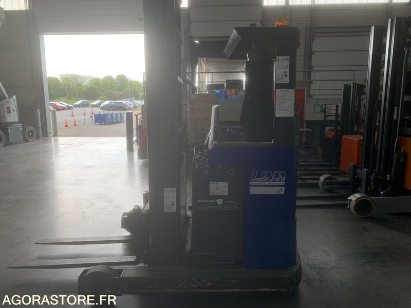 CHARIOT ATLET CAT5 R489 AVEC CHARGEUR EN L'ETAT - Empilhador retráctil: foto 2 CHARIOT ATLET CAT5 R489 AVEC CHARGEUR EN L'ETAT - Empilhador retráctil: foto 2
