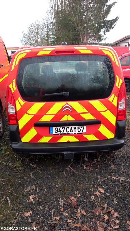 CITROËN - BERLINGO - 2009 - 187233KM - 947CAY57 - Furgão compacto: foto 4 CITROËN - BERLINGO - 2009 - 187233KM - 947CAY57 - Furgão compacto: foto 4