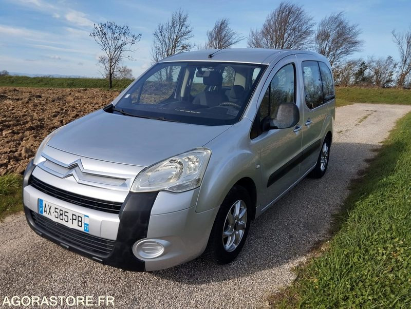 CITROEN BERLINGO COMBISPACE 1.6 HDI 110 DIESEL - 5 PLACES - ANNÉE 2009 - Automóvel: foto 1 CITROEN BERLINGO COMBISPACE 1.6 HDI 110 DIESEL - 5 PLACES - ANNÉE 2009 - Automóvel: foto 1