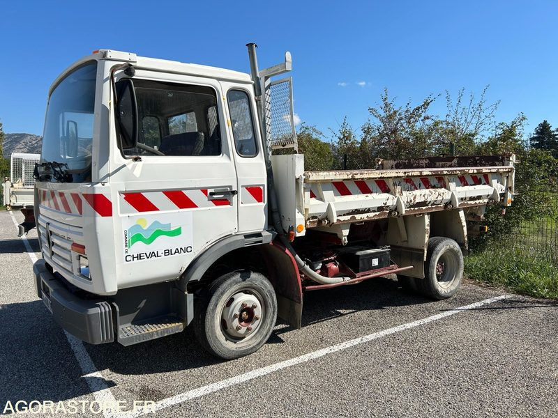Camion tri-benne Renault S110 - Camião: foto 1 Camion tri-benne Renault S110 - Camião: foto 1