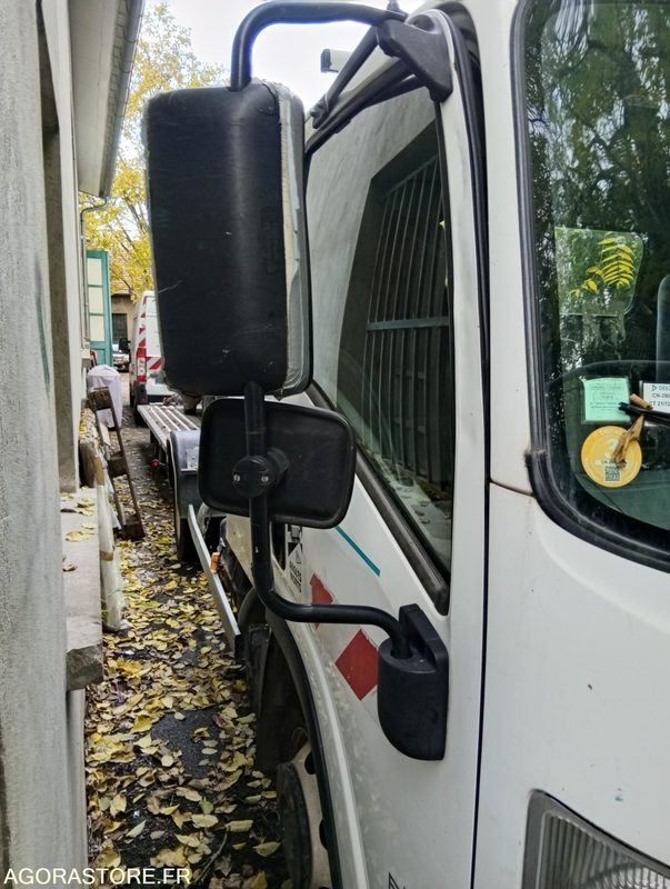 ISUZU - 2012 - 76617kms - Camião: foto 5 ISUZU - 2012 - 76617kms - Camião: foto 5