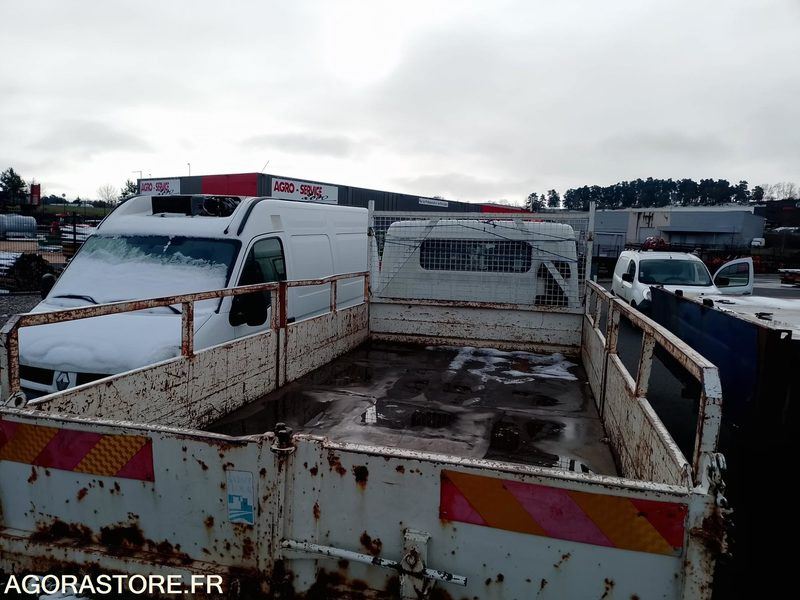 MITSUBISHI CANTER ( MOTEUR HS ) - Camião: foto 4 MITSUBISHI CANTER ( MOTEUR HS ) - Camião: foto 4