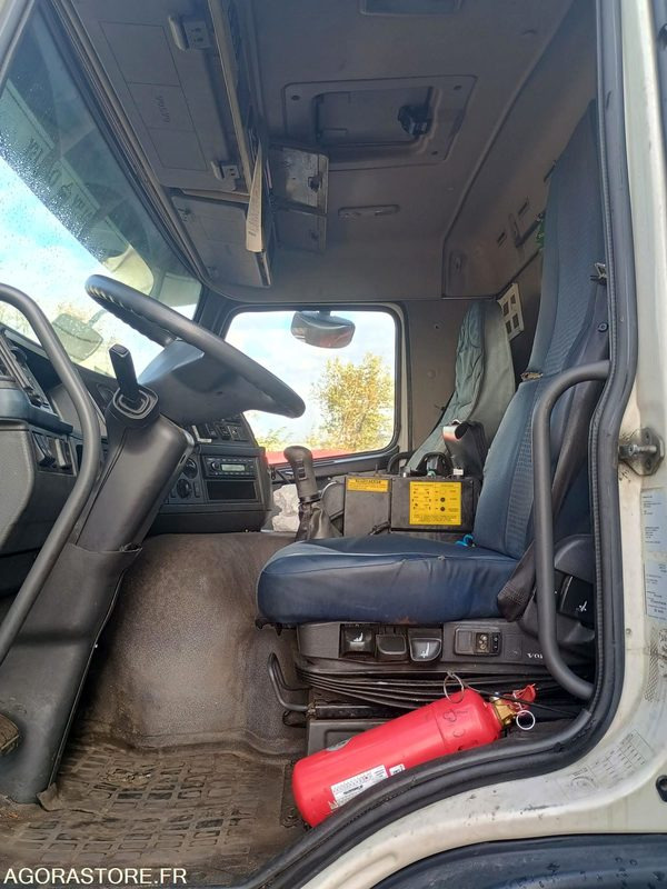 POLYBENNE 26T / R60637 - Camião: foto 3 POLYBENNE 26T / R60637 - Camião: foto 3