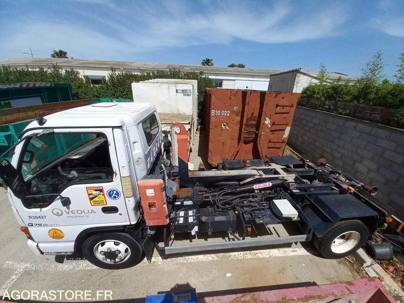 PORTEUR ISUZU 7T5 MOVI GUIMA DE 2005 - 130500 KM (R30427) - Camião: foto 4 PORTEUR ISUZU 7T5 MOVI GUIMA DE 2005 - 130500 KM (R30427) - Camião: foto 4