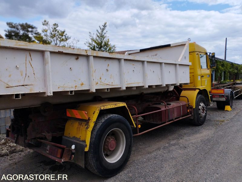 Camion RENAULT AMPLIROLL-1988 - 838556 KMS - Camião: foto 2 Camion RENAULT AMPLIROLL-1988 - 838556 KMS - Camião: foto 2