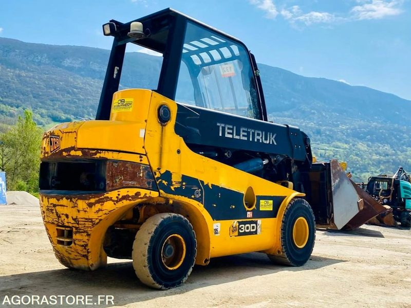 Chariot télescopique Teletruk JCB TLT30D - Année 2004 - 3870 h - Empilhador telescópico: foto 4 Chariot télescopique Teletruk JCB TLT30D - Année 2004 - 3870 h - Empilhador telescópico: foto 4
