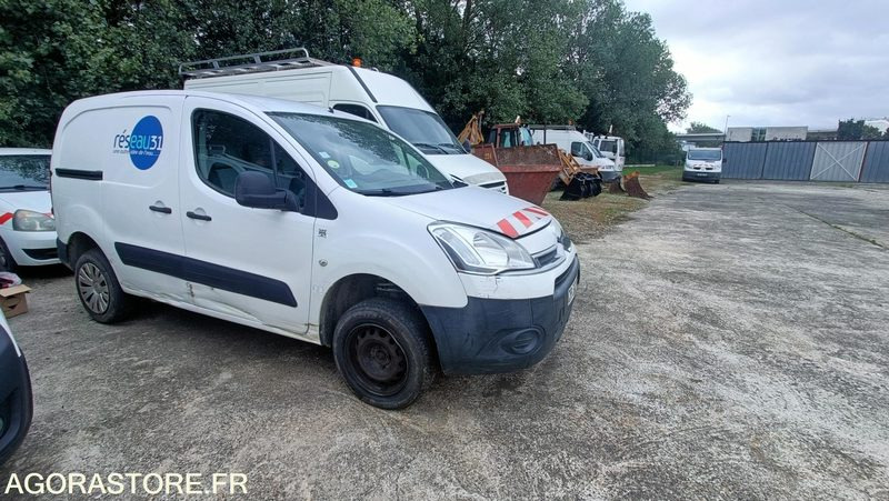 Citroën Berlingo - 2013 - 179468kms - CR302KK - Furgão compacto: foto 3 Citroën Berlingo - 2013 - 179468kms - CR302KK - Furgão compacto: foto 3
