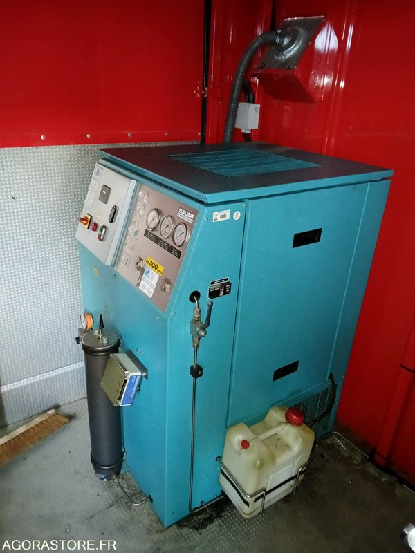 Compresseur HP air respirable BAUER MV120, avec rampe de gonflage 6 flexibles - Compressor de ar: foto 1 Compresseur HP air respirable BAUER MV120, avec rampe de gonflage 6 flexibles - Compressor de ar: foto 1