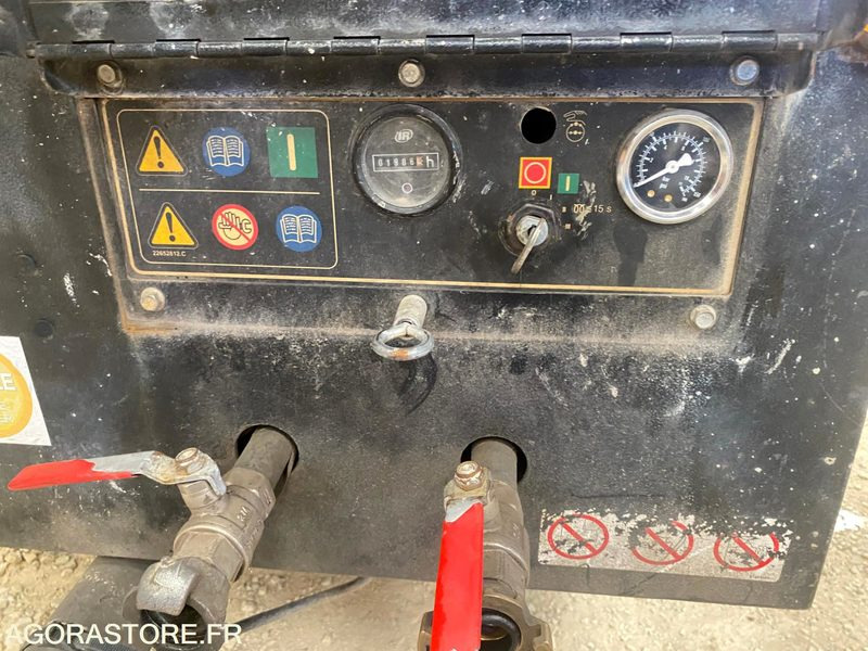 Compresseur de chantier DOOSAN 7/31 - INGERSOLL RAND - Compressor de ar: foto 2 Compresseur de chantier DOOSAN 7/31 - INGERSOLL RAND - Compressor de ar: foto 2