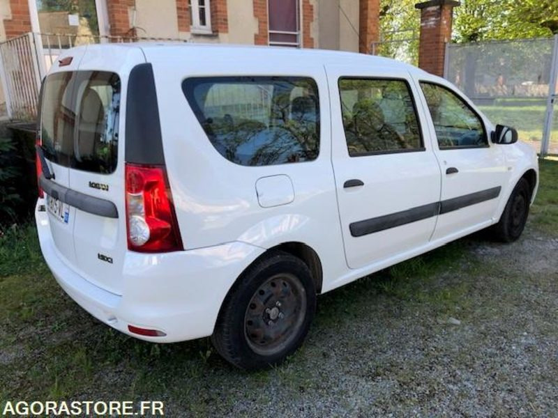 DACIA LOGAN - Automóvel: foto 3 DACIA LOGAN - Automóvel: foto 3