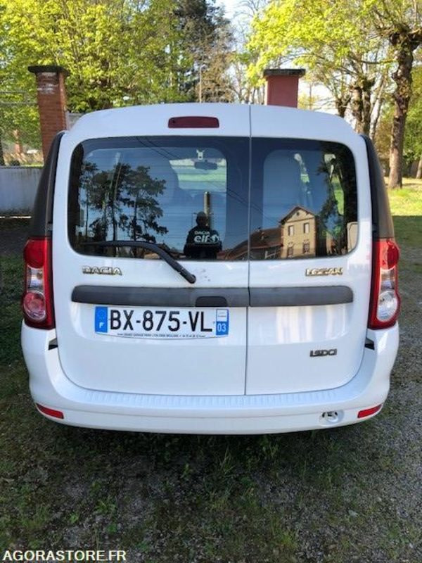 DACIA LOGAN - Automóvel: foto 4 DACIA LOGAN - Automóvel: foto 4