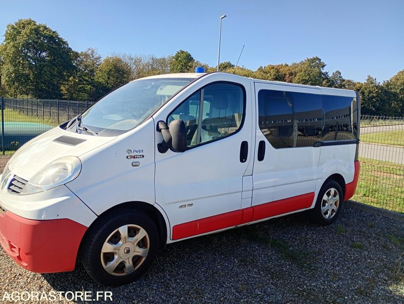 DB-331-DX - Non Roulant - RENAULT TRAFIC - VASP - 241 322 Kms - Ambulância: foto 1 DB-331-DX - Non Roulant - RENAULT TRAFIC - VASP - 241 322 Kms - Ambulância: foto 1