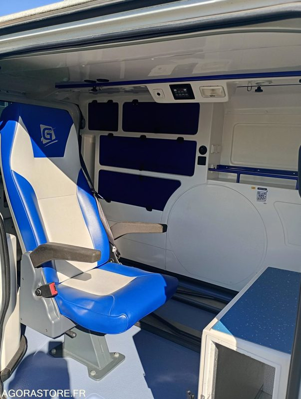 DB-331-DX - Non Roulant - RENAULT TRAFIC - VASP - 241 322 Kms - Ambulância: foto 5 DB-331-DX - Non Roulant - RENAULT TRAFIC - VASP - 241 322 Kms - Ambulância: foto 5