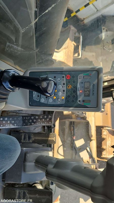 EAU 152 - Pelle hydraulique MECALAC 10 MSX - 2003 - Escavadeira: foto 5 EAU 152 - Pelle hydraulique MECALAC 10 MSX - 2003 - Escavadeira: foto 5