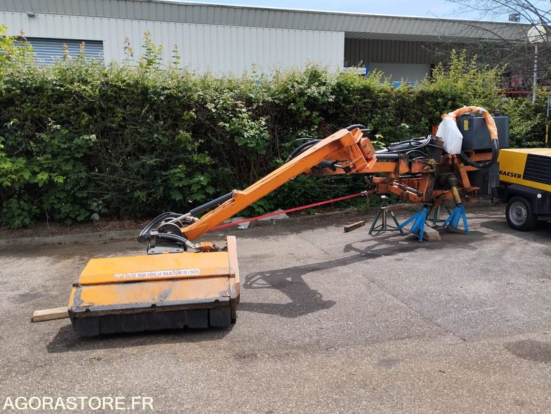 EPAREUSE ROUSSEAU MINAUTOR 5000L n°M5LBK04A03 - Limpa bermas: foto 1 EPAREUSE ROUSSEAU MINAUTOR 5000L n°M5LBK04A03 - Limpa bermas: foto 1