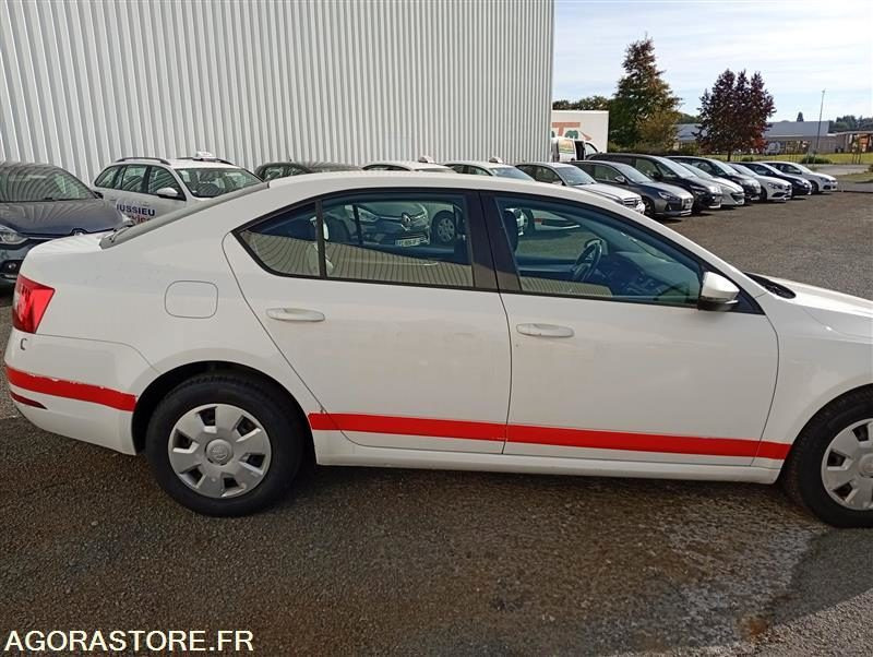 EX-233-PW - Non Roulant - SKODA OCTAVIA - VP - 427 764 Kms - Automóvel: foto 2 EX-233-PW - Non Roulant - SKODA OCTAVIA - VP - 427 764 Kms - Automóvel: foto 2