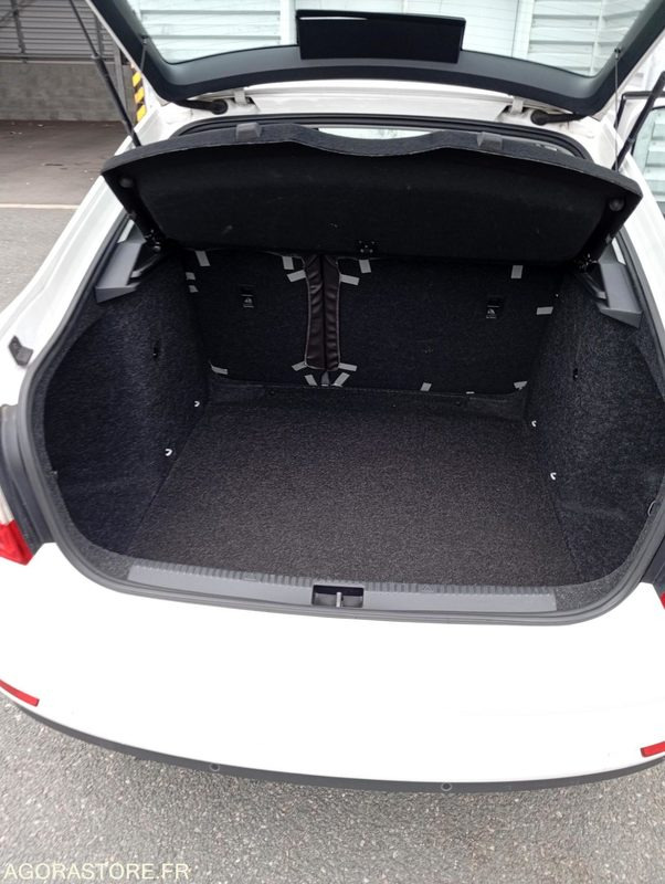 EZ-948-HK - Roulant - SKODA OCTAVIA - VP - 431 000 Kms - Automóvel: foto 5 EZ-948-HK - Roulant - SKODA OCTAVIA - VP - 431 000 Kms - Automóvel: foto 5