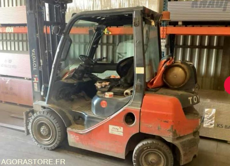 Chariot élévateur TOYOTA GAZ 2.5 T-2018- 2800 H - Equipamento de movimentação: foto 1 Chariot élévateur TOYOTA GAZ 2.5 T-2018- 2800 H - Equipamento de movimentação: foto 1