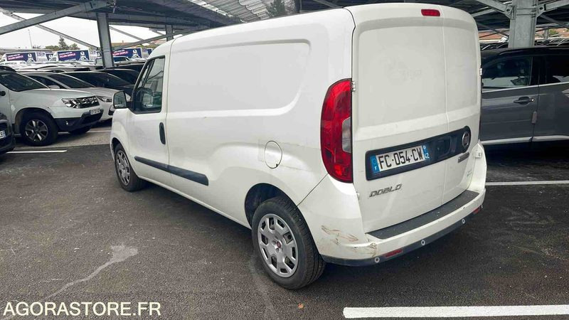 FIAT DOBLO - 2018 - 73197KM - FC054CW - Furgão compacto: foto 3 FIAT DOBLO - 2018 - 73197KM - FC054CW - Furgão compacto: foto 3