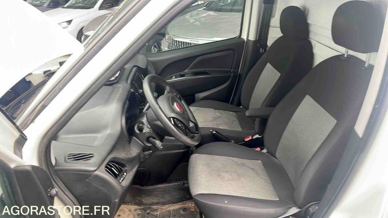 FIAT DOBLO - 2018 - 73197KM - FC054CW - Furgão compacto: foto 5 FIAT DOBLO - 2018 - 73197KM - FC054CW - Furgão compacto: foto 5