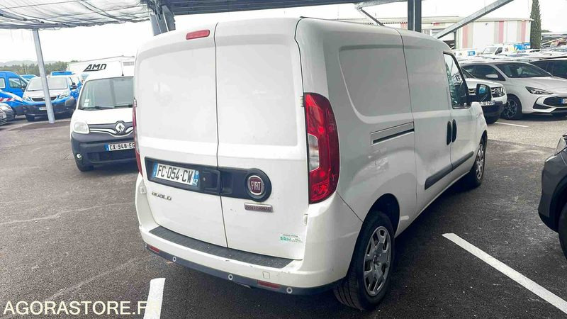 FIAT DOBLO - 2018 - 73197KM - FC054CW - Furgão compacto: foto 4 FIAT DOBLO - 2018 - 73197KM - FC054CW - Furgão compacto: foto 4