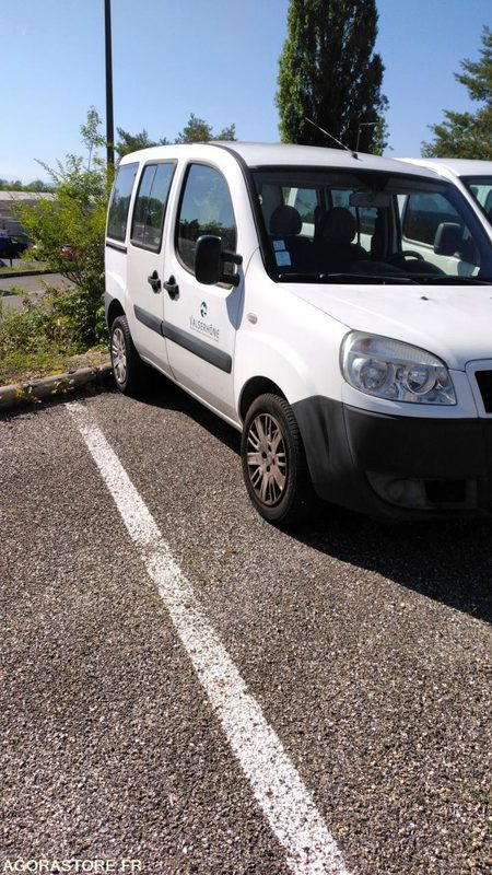 FIAT DOBLO 5 PLACES 2007 - Automóvel: foto 3 FIAT DOBLO 5 PLACES 2007 - Automóvel: foto 3