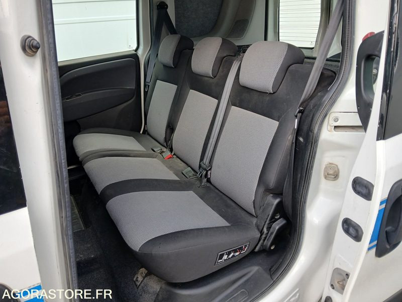 FIAT DOBLO C.1.3MTJ - Furgão compacto: foto 4 FIAT DOBLO C.1.3MTJ - Furgão compacto: foto 4
