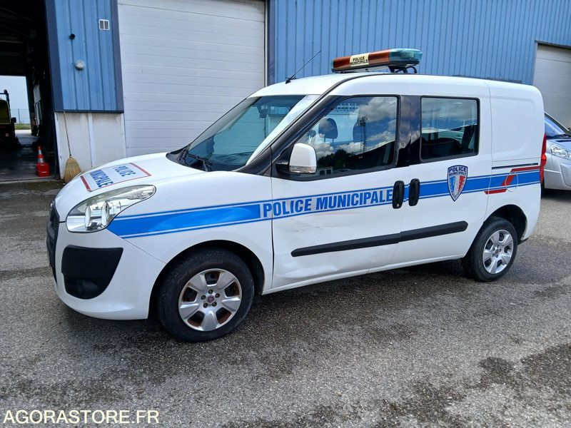 FIAT DOBLO C.1.3MTJ - Furgão compacto: foto 1 FIAT DOBLO C.1.3MTJ - Furgão compacto: foto 1