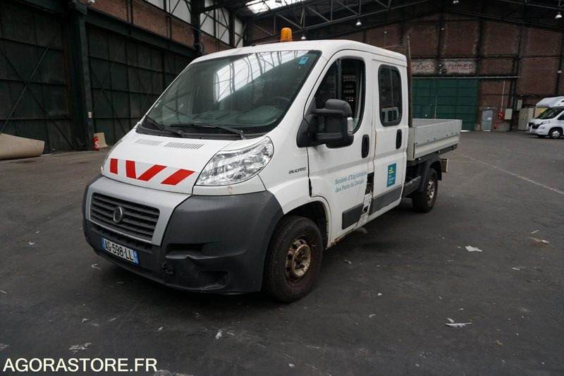 FIAT DUCATO PLATEAU DOUBLE CABINE - Carrinha basculante: foto 2 FIAT DUCATO PLATEAU DOUBLE CABINE - Carrinha basculante: foto 2