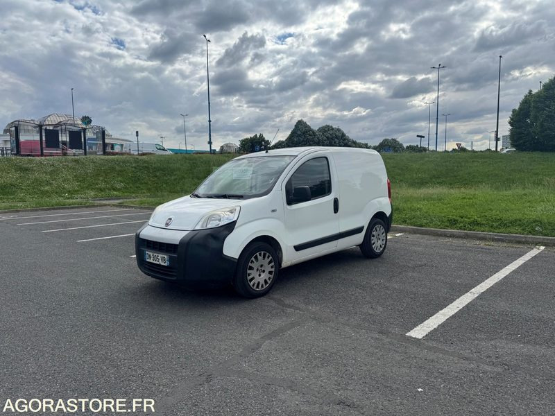 FIAT FIORINO 140 000 KM ANNÉE 2015 - Furgão compacto: foto 2 FIAT FIORINO 140 000 KM ANNÉE 2015 - Furgão compacto: foto 2