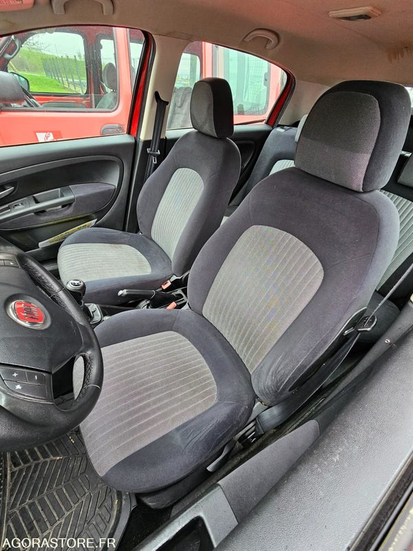 FIAT PUNTO 140419kms 2009 - AB389ML - Automóvel: foto 5 FIAT PUNTO 140419kms 2009 - AB389ML - Automóvel: foto 5