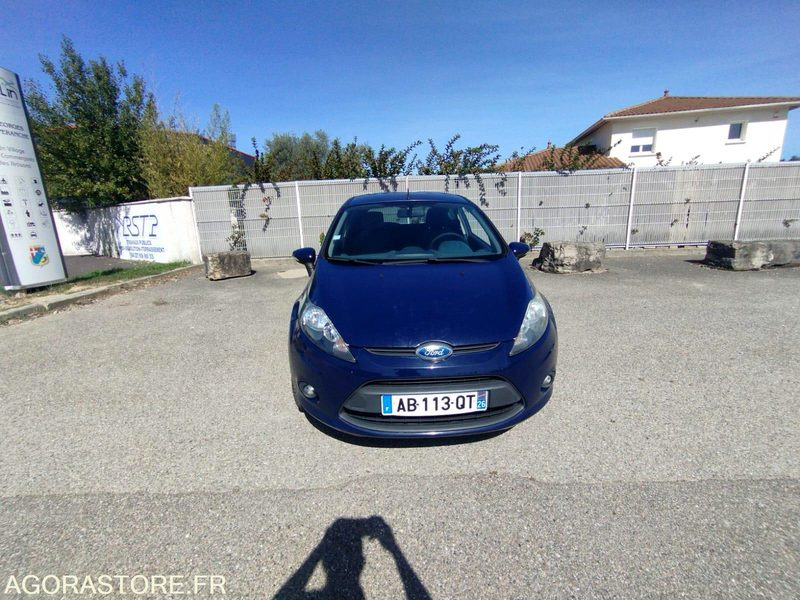 FORD FIESTA 1.4 TDCI DIESEL - ANNEE 2009 - 168000 KMS - 5 PLACES - Automóvel: foto 3 FORD FIESTA 1.4 TDCI DIESEL - ANNEE 2009 - 168000 KMS - 5 PLACES - Automóvel: foto 3