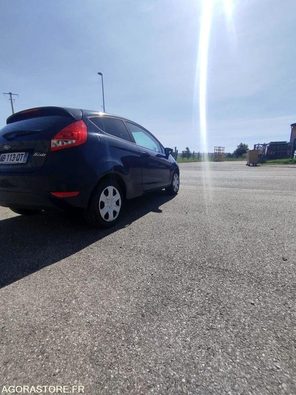 FORD FIESTA 1.4 TDCI DIESEL - ANNEE 2009 - 168000 KMS - 5 PLACES - Automóvel: foto 4 FORD FIESTA 1.4 TDCI DIESEL - ANNEE 2009 - 168000 KMS - 5 PLACES - Automóvel: foto 4