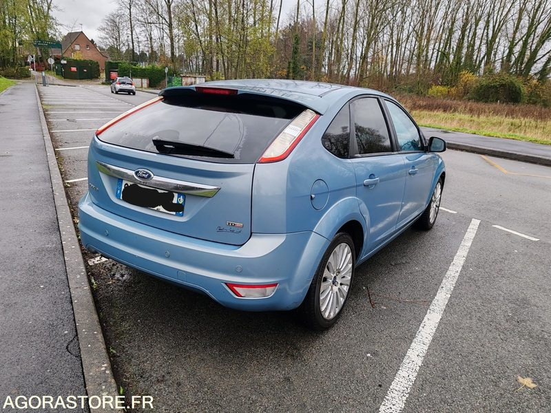 FORD FOCUS 1.6 TDCI 110 TITANIUM - Automóvel: foto 3 FORD FOCUS 1.6 TDCI 110 TITANIUM - Automóvel: foto 3