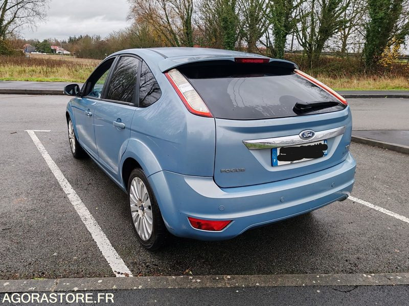 FORD FOCUS 1.6 TDCI 110 TITANIUM - Automóvel: foto 4 FORD FOCUS 1.6 TDCI 110 TITANIUM - Automóvel: foto 4