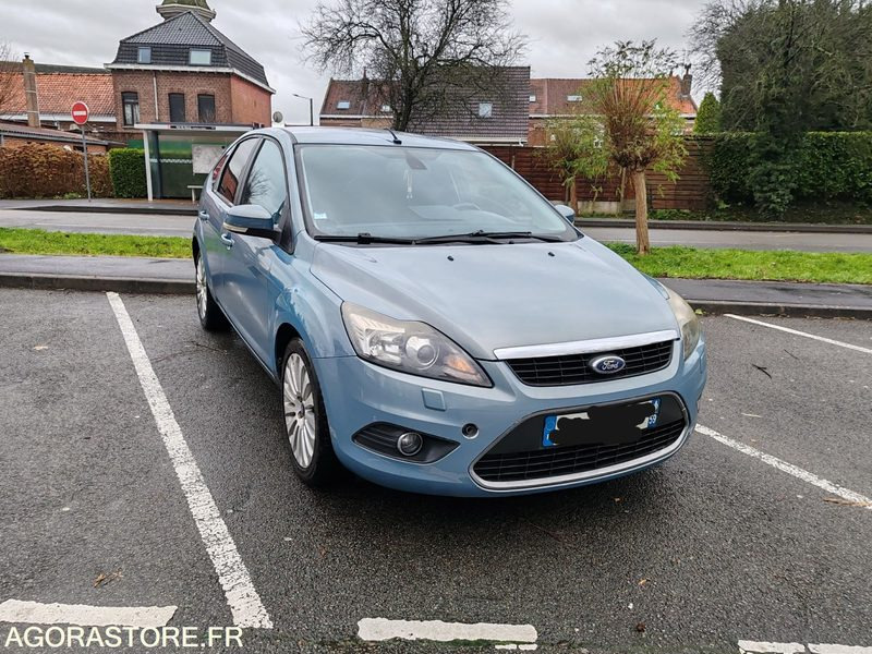 FORD FOCUS 1.6 TDCI 110 TITANIUM - Automóvel: foto 2 FORD FOCUS 1.6 TDCI 110 TITANIUM - Automóvel: foto 2