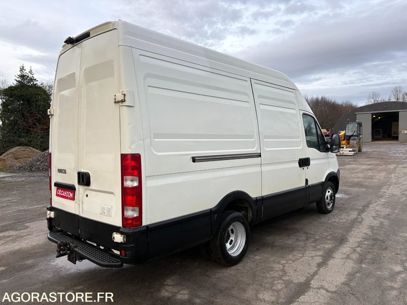 FOURGON IVECO DAILY 180 CV - 2011 - 195 600 KMS - Furgão: foto 5 FOURGON IVECO DAILY 180 CV - 2011 - 195 600 KMS - Furgão: foto 5