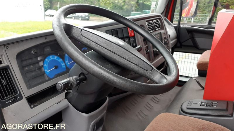 FOURGON POMPE TONNE - RENAULT MIDLUM - 680 AFL 29 - Carro de bombeiro: foto 5 FOURGON POMPE TONNE - RENAULT MIDLUM - 680 AFL 29 - Carro de bombeiro: foto 5