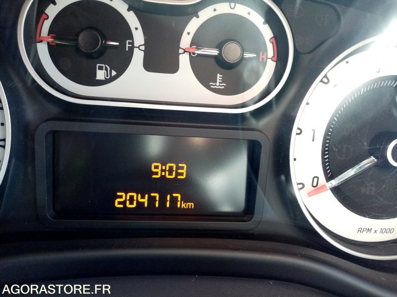 Fiat 500 L GNV POPSTAR MINISPACE DE 2016 - Automóvel: foto 4 Fiat 500 L GNV POPSTAR MINISPACE DE 2016 - Automóvel: foto 4